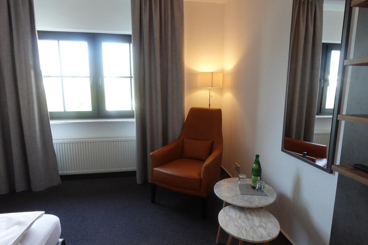 Hotel & Weinhaus Zum Schwarzen Baeren Кобленц Екстериор снимка